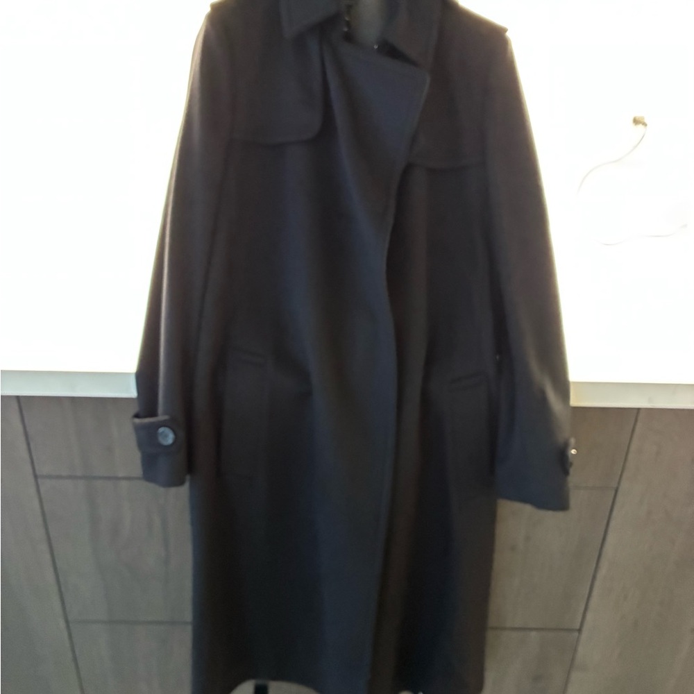 Burberry coat - Picture 2 of 6